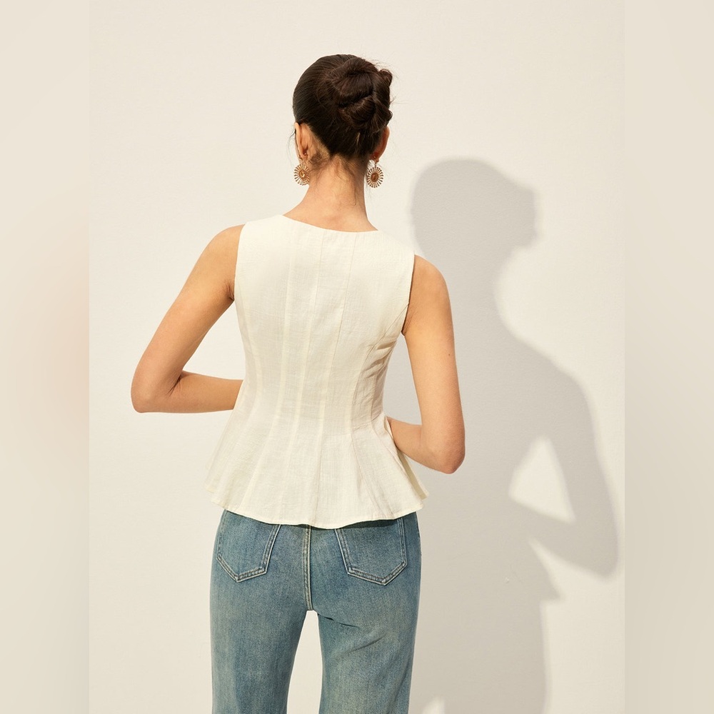 Commense Cream Buttoned Tank Top - Picture 3 of 12
